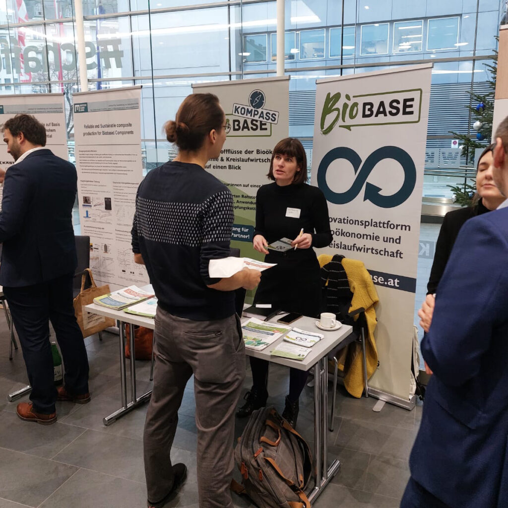 biobase infostand
